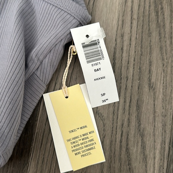 Aritzia Bay Tank - Picture 4 of 4